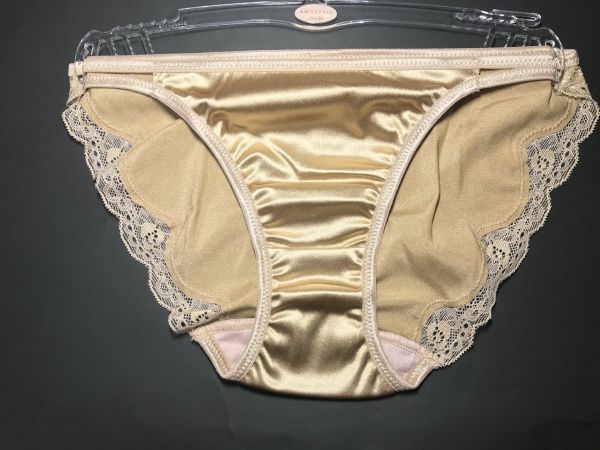 84 PEACH JOHN エブエブ シャイニー サテン パンティ M ピーチジョン