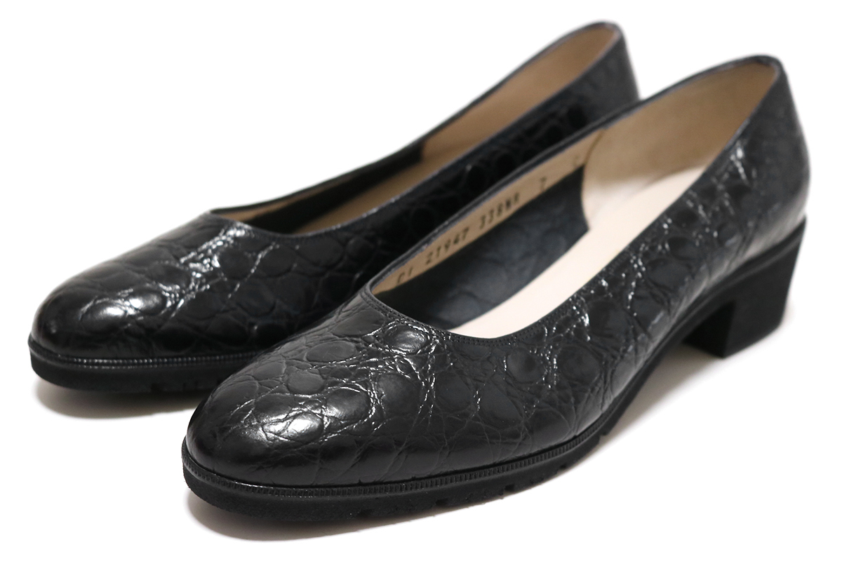 美品☆ Salvatore Ferragamo ◇ クロコ 型押し パンプス 黒 サイズ7