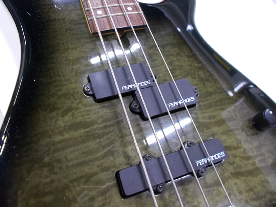 ◇フェルナンデス エレキベース 濃いグリーン系 FERNANDES 型番モデル