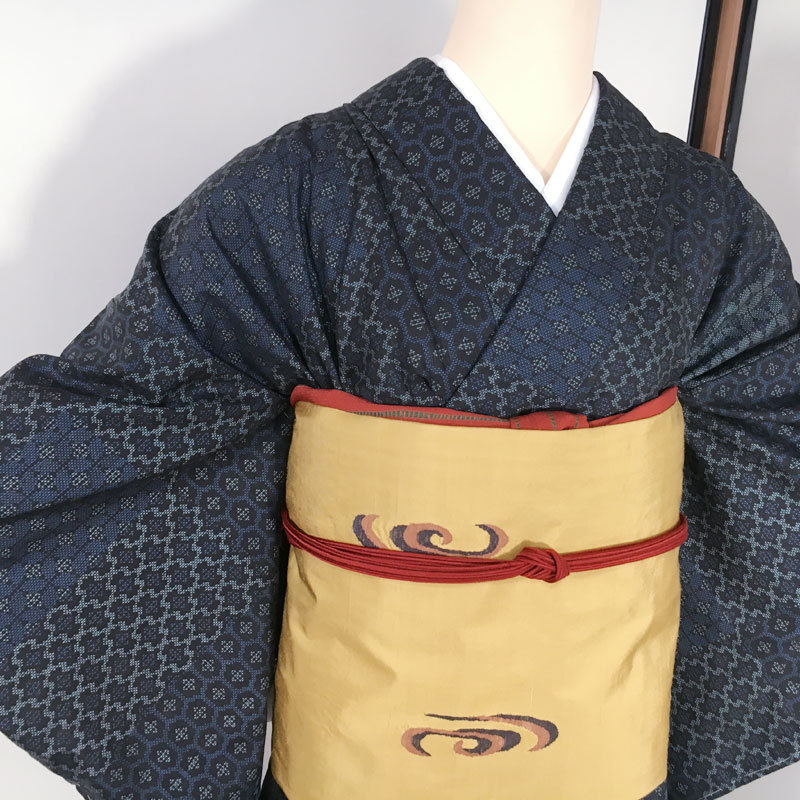 本場大島紬 本場奄美大島紬の通販 7マルキ一元式 証紙 「流水胡蝶」 仕