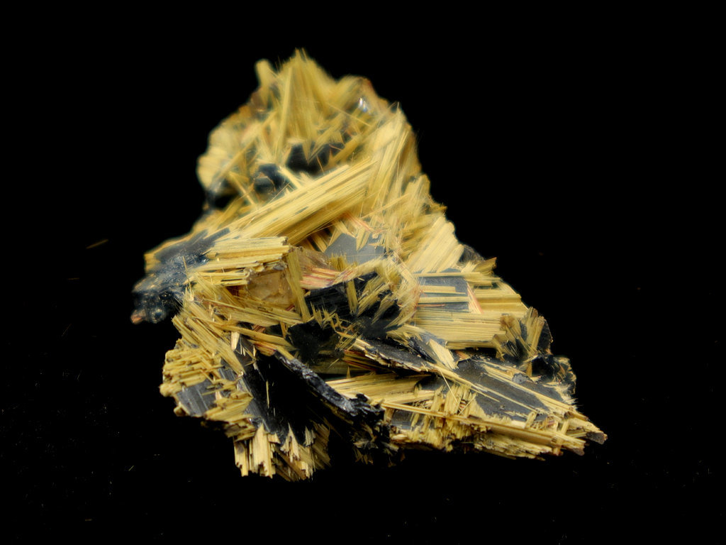 ブラジル バイーヤ州産 ルチル(金紅石)原石