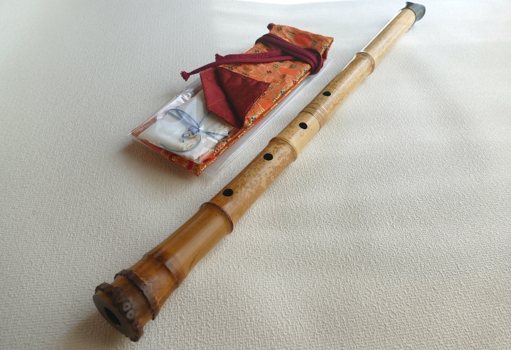 【新品】-容山銘- 琴古流２尺３寸尺八・A管（正律管・４４６ｇ・８号・２４金） 亀屋・試奏動画】-容山銘- 琴古流二尺3寸新品尺八・A