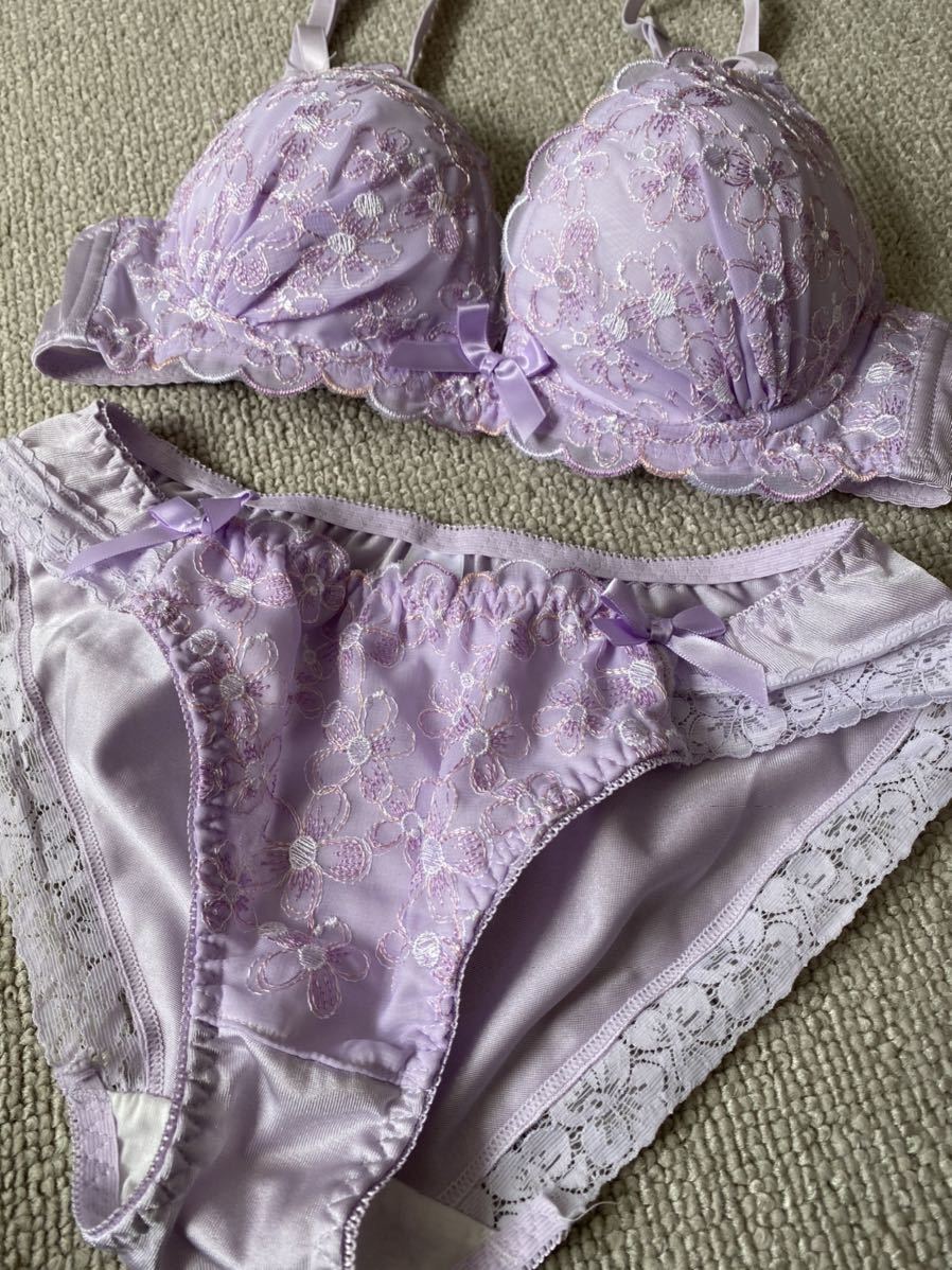 女子高校生16歳 通学 お花畑 パープル可愛いブラ パンティ整理品 Eco 70 売買されたオークション情報 Yahooの商品情報をアーカイブ公開 オークファン Aucfan Com