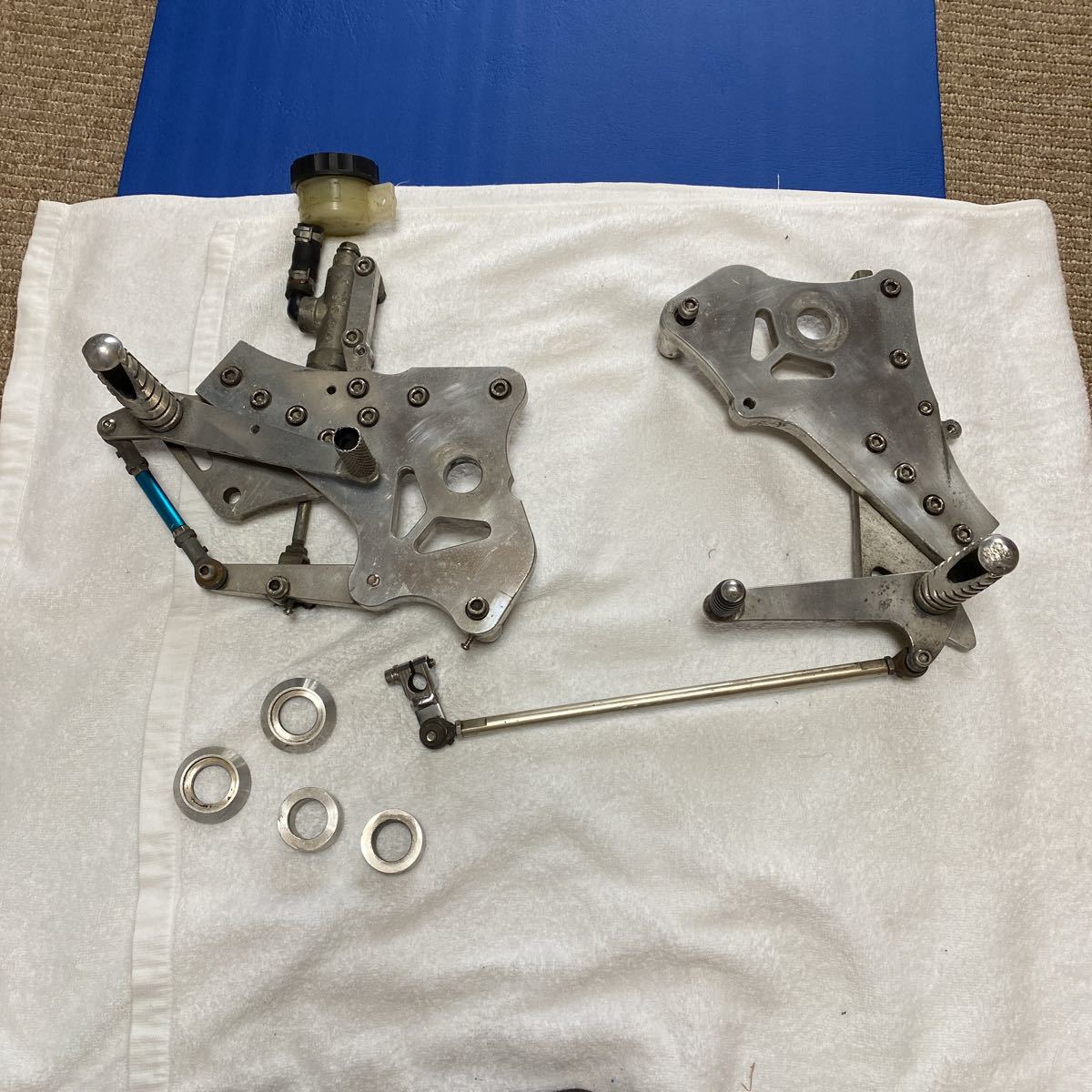 GPZ900R バックステップ ツキギレーシング　月木レーシング　カワサキ 