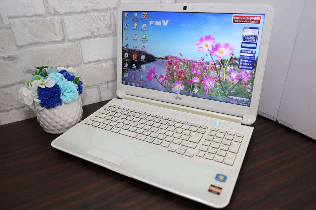 Fujitsu LIFEBOOK AH53⁄B3 8th generation i7 high speed SSD Notebook