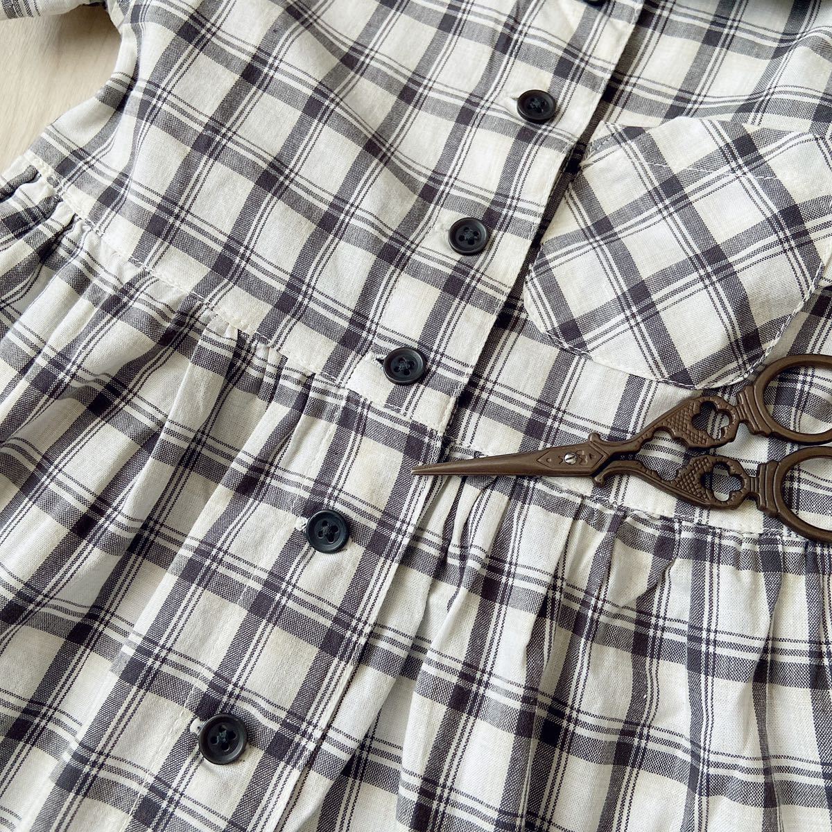 コシノジュンコ 100cm シャツワンピース 半袖 女の子 きれいめ セーラーカラー 羽織 チェック Junko Koshino 100 95 104cm 売買されたオークション情報 Yahooの商品情報をアーカイブ公開 オークファン Aucfan Com