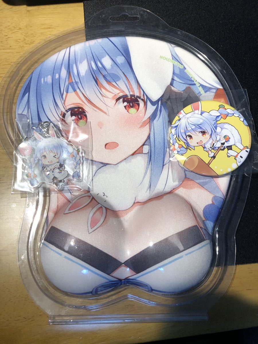  ホロライブ 兎田ぺこら おっぱいマウスパッド 缶バッジ アクリルキーホルダー クリアファイル ホロマート セット(コミック、アニメグッズ)｜売買されたオークション情報、yahooの商品情報 その他