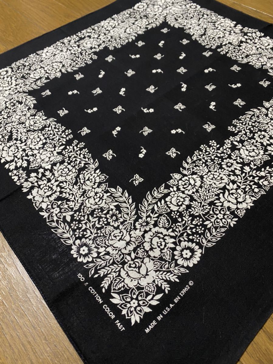 状態良 レアカラー ブラック BLACK USA製 FAST 片耳 ビンテージバンダナ vintage RN13962 B04082 / タイガー クロス クッキー 星座 ドット