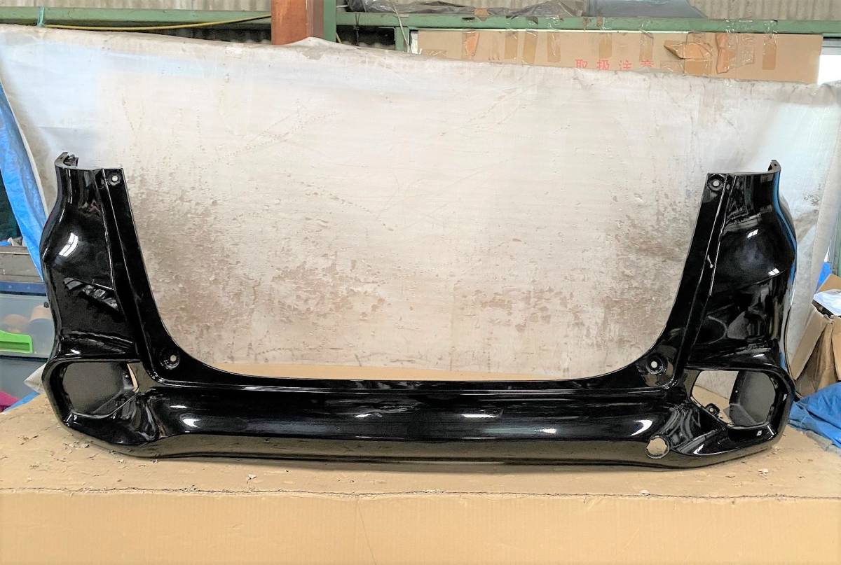 GK7/8 GP7/8　シャトル　前期リアバンパー　黒/NH731P 中古良品 シャトル ホンダ Ｇ DAA-RU3 YB0501『H29&frasl;8 リアバンパー・リヤバンパー