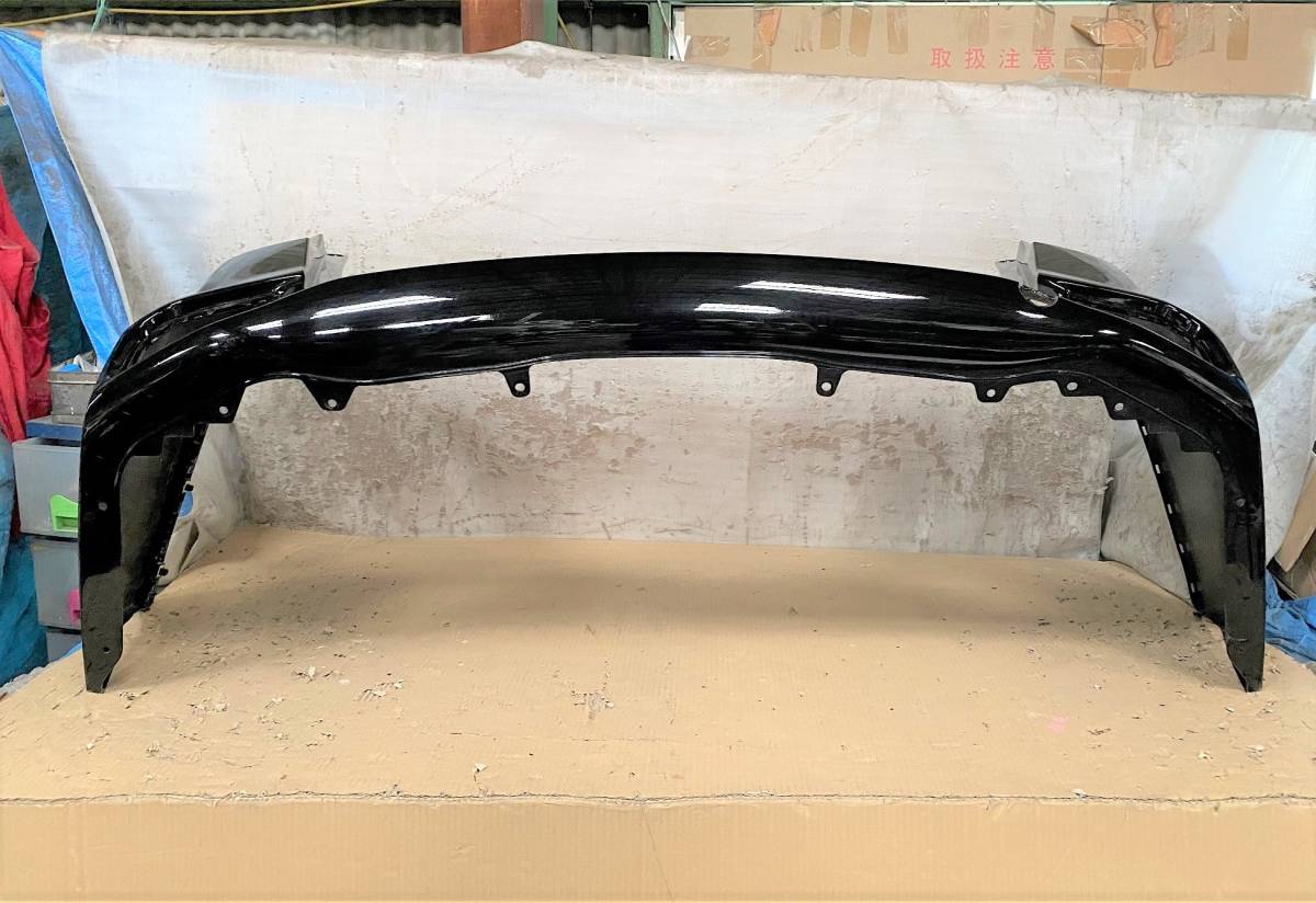 GK7/8 GP7/8　シャトル　前期リアバンパー　黒/NH731P 中古良品 シャトル ホンダ Ｇ DAA-RU3 YB0501『H29&frasl;8 リアバンパー・リヤバンパー