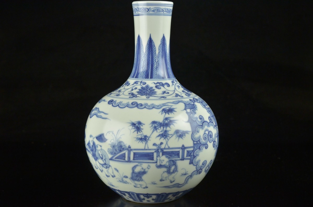 蒐集家委託競売】青花唐子紋天球瓶 ◇中国古玩骨董(同日落札同梱可 