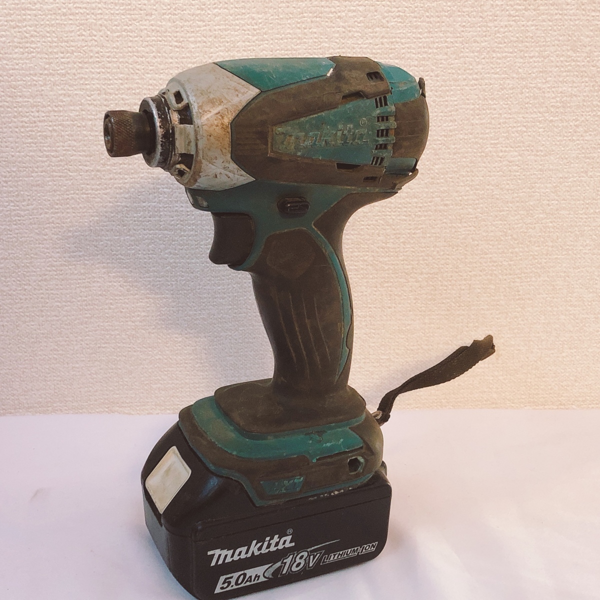 新作，限定SALE Makita マキタ 充電式インパクトドライバ 本体 バッテリー 電動工具 型式不明(本体)｜売買されたオークション情報、yahooの商品情報をアーカイブ公開 - オークファン インパクトドライバ