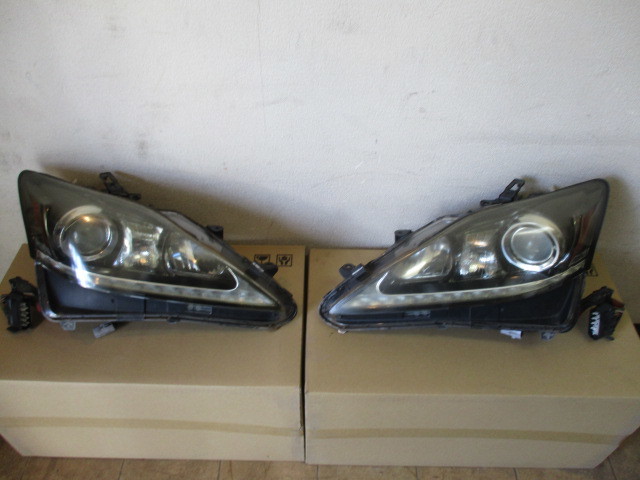 中古品☆GSE20/21/25 レクサス LEXUS IS 後期 純正左右ヘッドライト