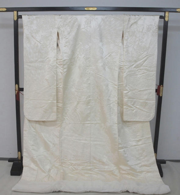  貸衣装処分品 0428 婚礼 白無垢 和装 花嫁衣装 アイボリー 孔雀 四季草花 さがら刺繍(女性和服、着物)｜売買されたオークション情報、yahooの商品情報をアーカイブ公開 - オークファン その他