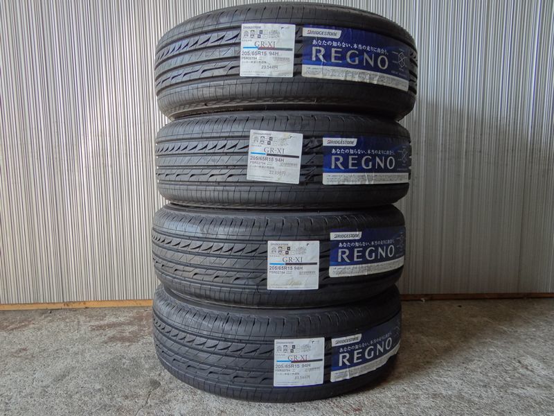 現品限り★205/65R15 205 65 15 REGNO GR-XI レグノ 17年製 夏 サマータイヤ 4本価格 総額 36000円/40000円