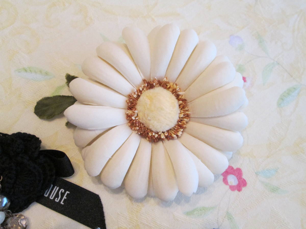 コサージュ5点セット 美品ピンクハウス 造花 ひな菊コサージュ｜ピンク