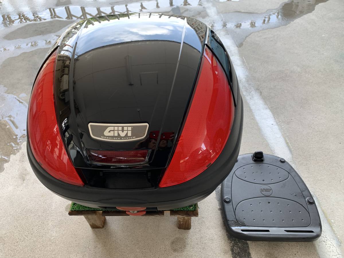 GIVI/ジビ 39L　トップケース　リアボックス 取付ベース・カギ２本付_1