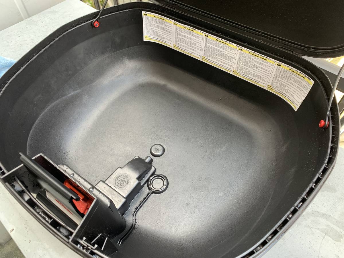 GIVI/ジビ 39L　トップケース　リアボックス 取付ベース・カギ２本付_2