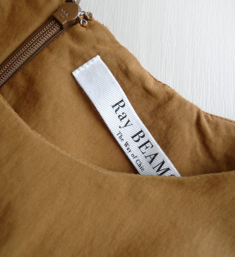 定価1 6万 ビームス Ray Beams バックタックのワンピース サイズ0 S M レイビームス ブラウン系 ワンピース ロング 売買されたオークション情報 Yahooの商品情報をアーカイブ公開 オークファン Aucfan Com