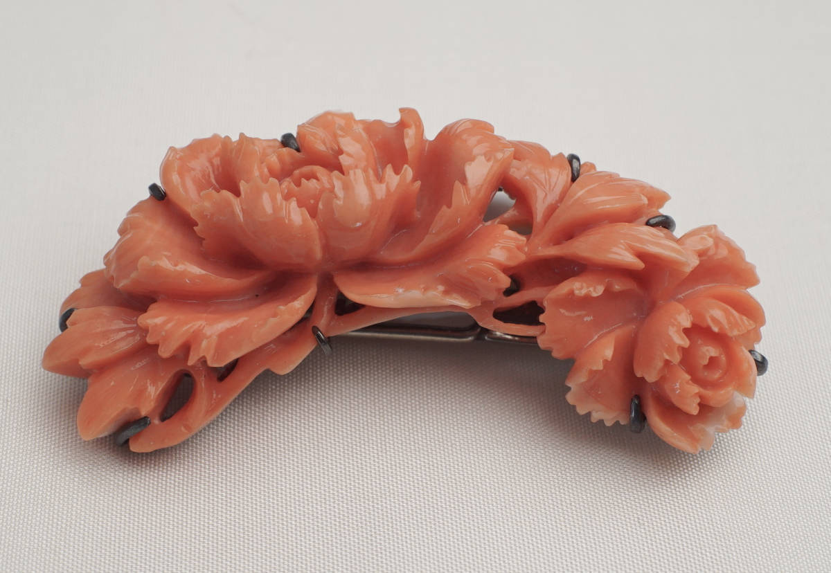 本珊瑚 サンゴ 古い髪留め？ 花 彫り 彫刻 4.9cm 送料無料 ゆらゆら NO 
