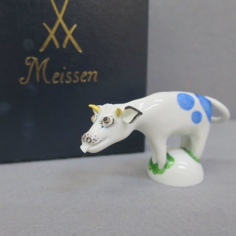 お得，人気SALE E721☆マイセン ミニ干支シリーズ 「丑」 牛 イヤー