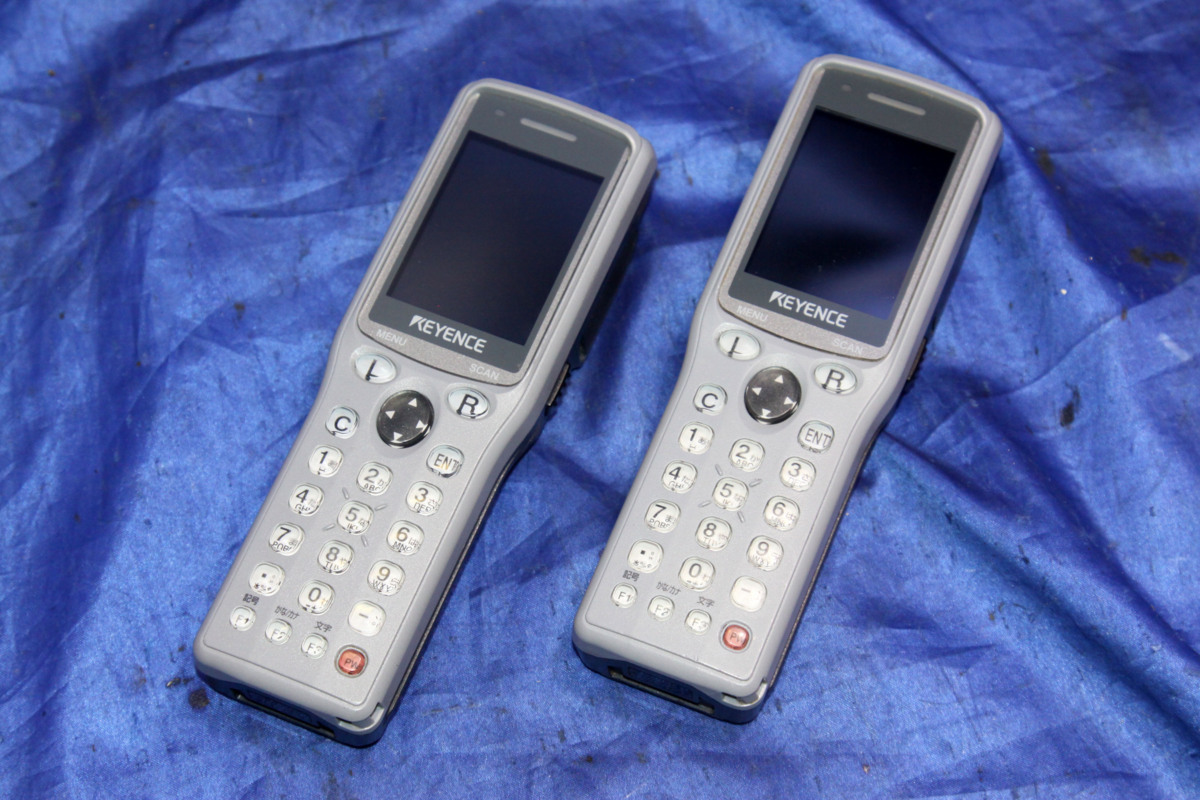 ●現状渡し● KEYENCE/二次元コード ハンディターミナル ★BT-1000WB/2台1セット★ 在101S 2次元コードハンディターミナル KEYENCE □☆キーエンス&frasl;KEYENCE ハンディー 超小型 事務