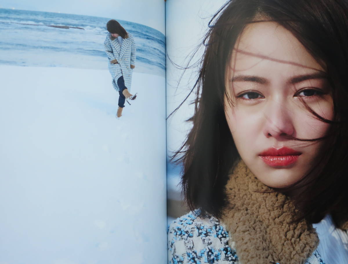 山本舞香写真集 サニー ムーン 水着ショットあり 複数落札値引あり 2点目落札から50円ずつ値引き クリックポスト発送可 や行 売買されたオークション情報 Yahooの商品情報をアーカイブ公開 オークファン Aucfan Com