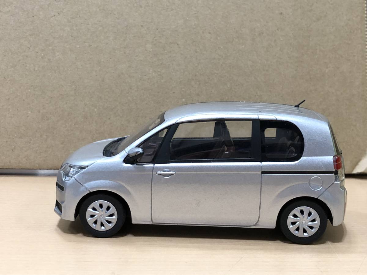 トヨタ スペイド Spade カラーサンプル ミニカー スペード シルバー 乗用車 売買されたオークション情報 Yahooの商品情報をアーカイブ公開 オークファン Aucfan Com