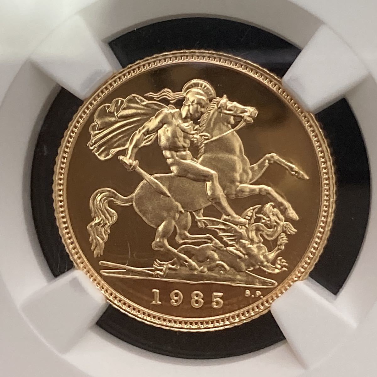 1円出品【希少 最高鑑定】1985年 イギリス ハーフソブリン金貨 セント