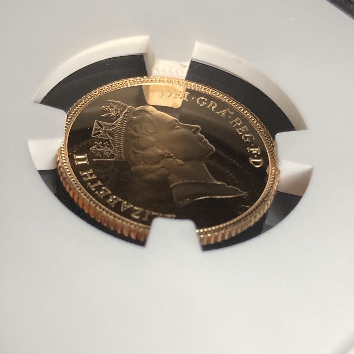 1円出品【希少 最高鑑定】1985年 イギリス ハーフソブリン金貨 セント