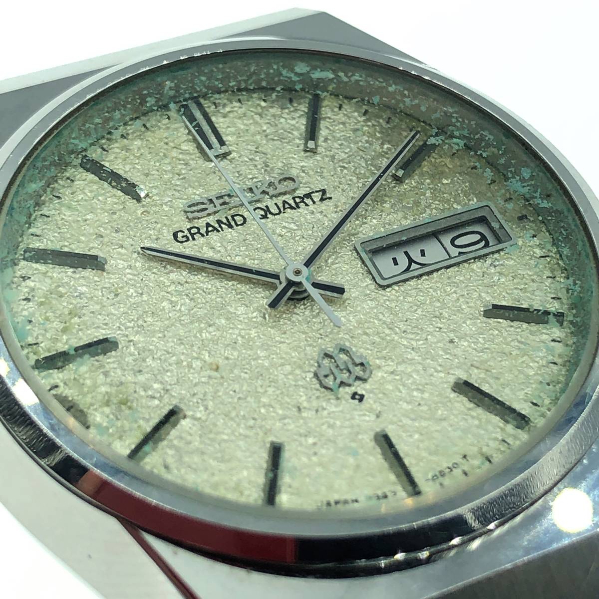 ◇稼働品 SEIKO GRAND QUARTZ 9943-8030 デイデイト シルバー文字盤 SS 