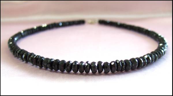 ▼ 天然ブラックスピネル SV ネックレス 5㎜　45㎝ [新品]