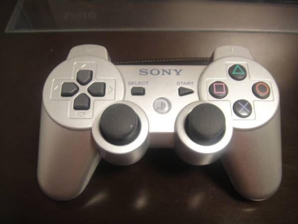 新品 純正ワイヤレスコントローラー デュアルショック３シルバー_1
