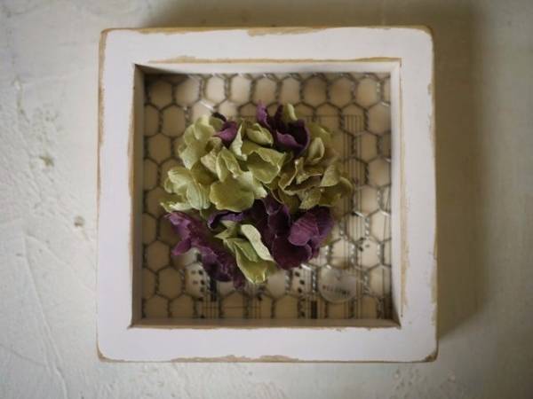 ハンドメイド　布花 紫陽花のフレーム入りリース　アンティーク_1