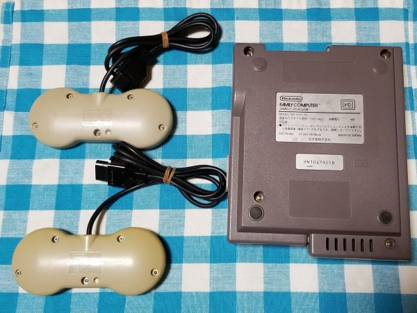 FC ニューファミコン コントローラー 本体 | : ニューファミコン本体 純正コントローラー2点セット &amp; Nintendo ニュー NEWファミコン用 ファミコン ゲーム &frasl;