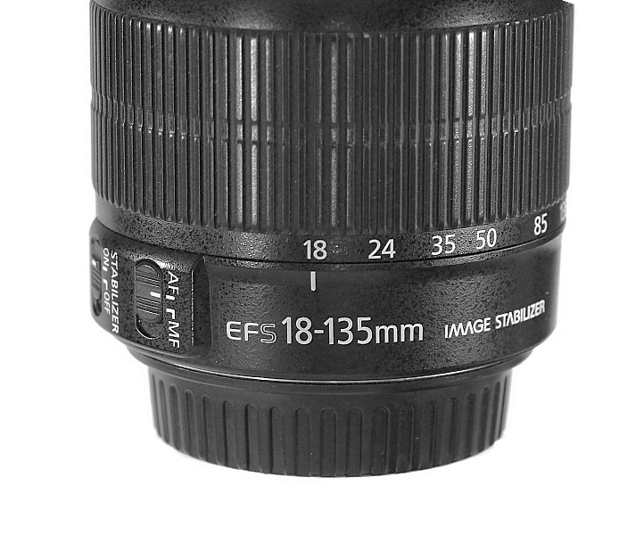 Canon IS 18-135mm Lens EF-S f⁄3.5-5.6 USM STM | - f3.5-