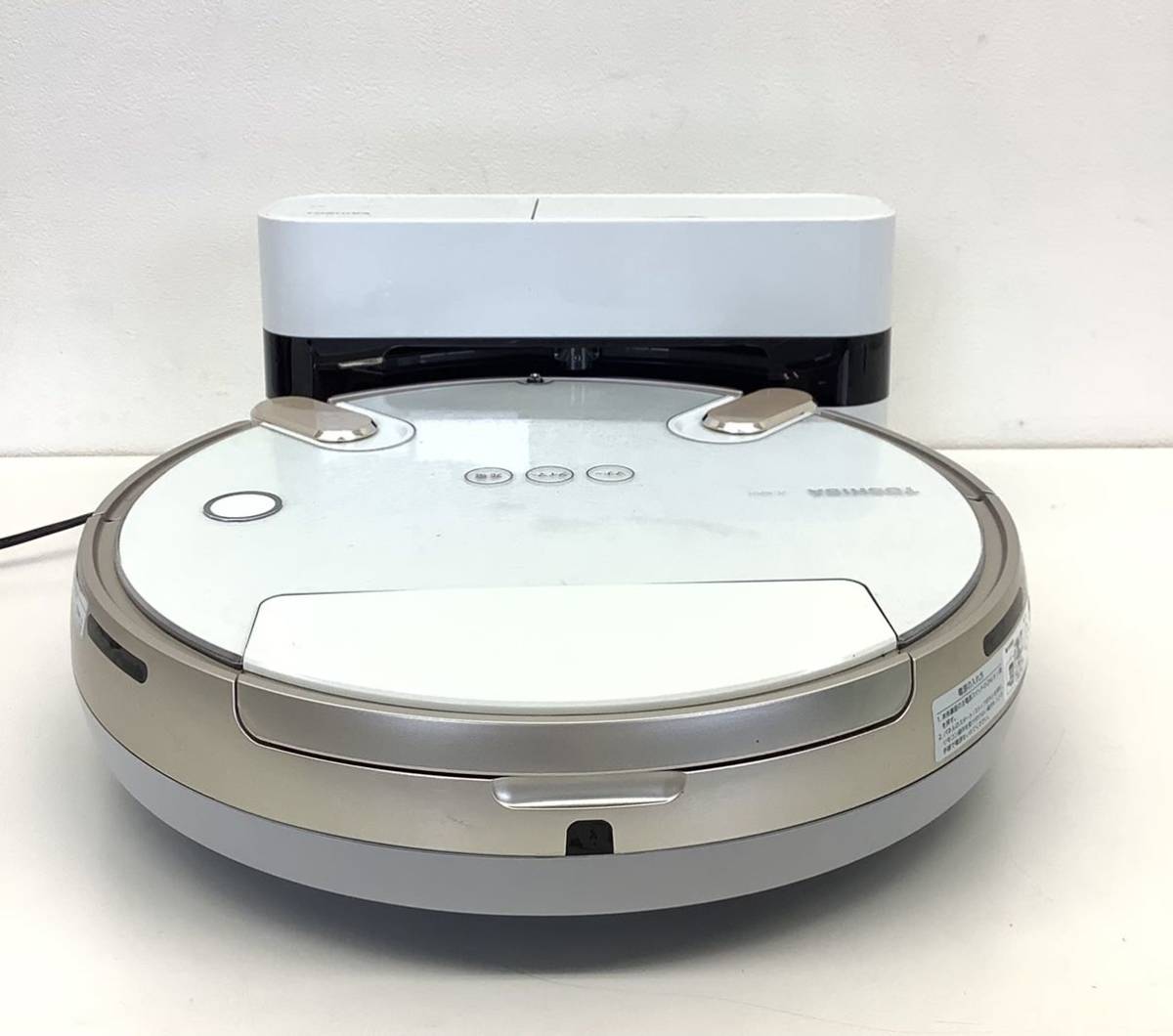 安い，お買い得 211-A9 TOSHIBA ロボット掃除機 トルネオ VC-RVD1 ホワイト 東芝クリーナー 2015年製(ロボットタイプ)｜売買されたオークション情報、yahooの商品情報をアーカイブ公開 - オークファン ロボットタイプ