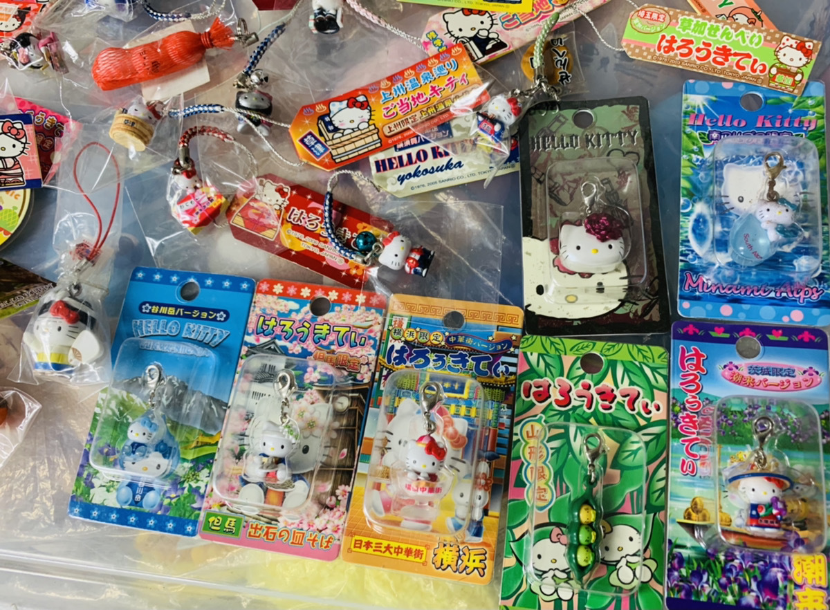 大量 キャラクターグッズ ご当地キティ グッズ ストラップ ハンカチ等