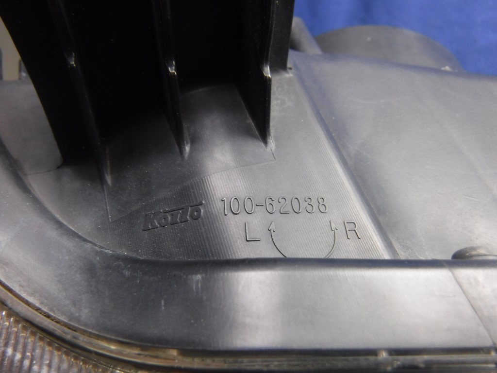 N-BOXカスタム JF1/JF2 前期 右ヘッドライト HID 100-62038 刻印：2