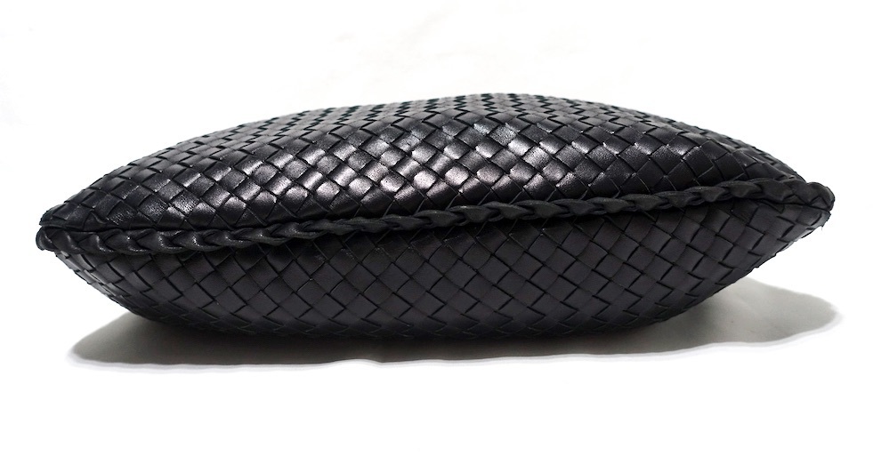 外側美品 BOTTEGA VENETA ボッテガヴェネタ イントレチャート ワンショルダーバッグ 115653 ブラック 黒 ラムスキン レザー 肩掛け可 BOTTEGA VENETA イントレ セカンドバッグ美品 VENETA(ボッテガヴェネタ) 外極美品