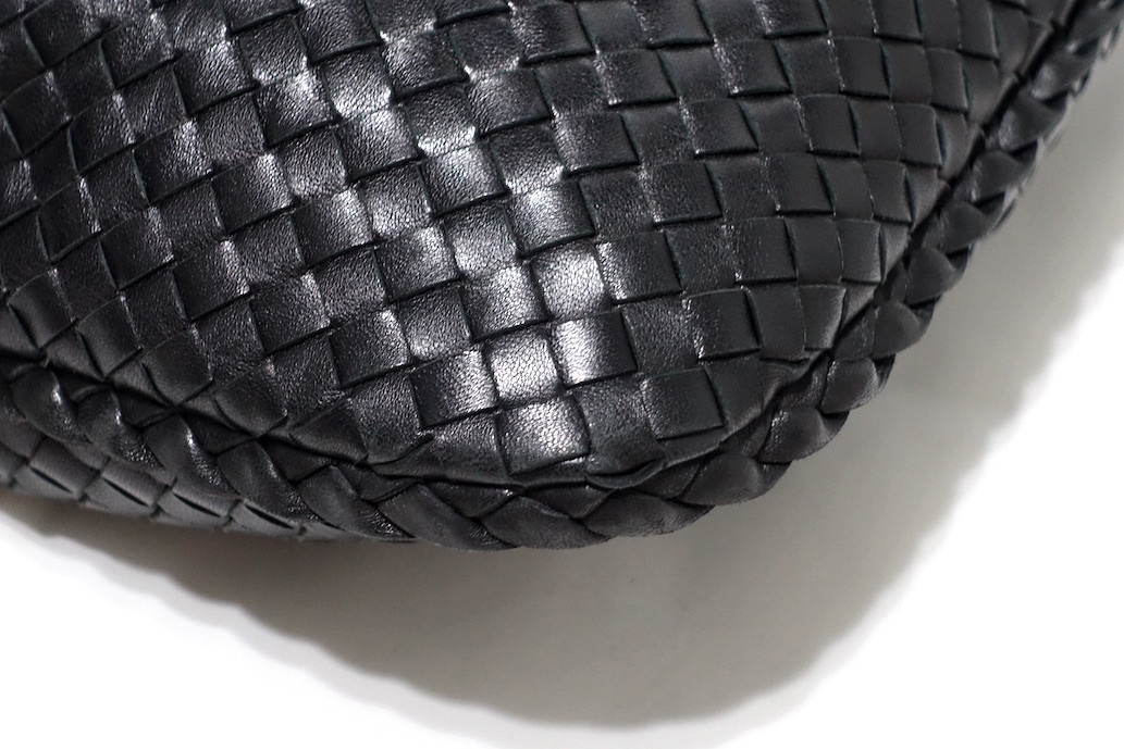 外側美品 BOTTEGA VENETA ボッテガヴェネタ イントレチャート ワンショルダーバッグ 115653 ブラック 黒 ラムスキン レザー 肩掛け可 BOTTEGA VENETA イントレ セカンドバッグ美品 VENETA(ボッテガヴェネタ) 外極美品