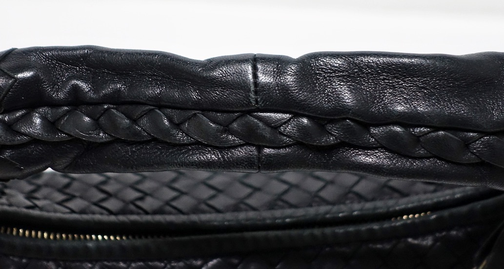 外側美品 BOTTEGA VENETA ボッテガヴェネタ イントレチャート ワンショルダーバッグ 115653 ブラック 黒 ラムスキン レザー 肩掛け可 BOTTEGA VENETA イントレ セカンドバッグ美品 VENETA(ボッテガヴェネタ) 外極美品