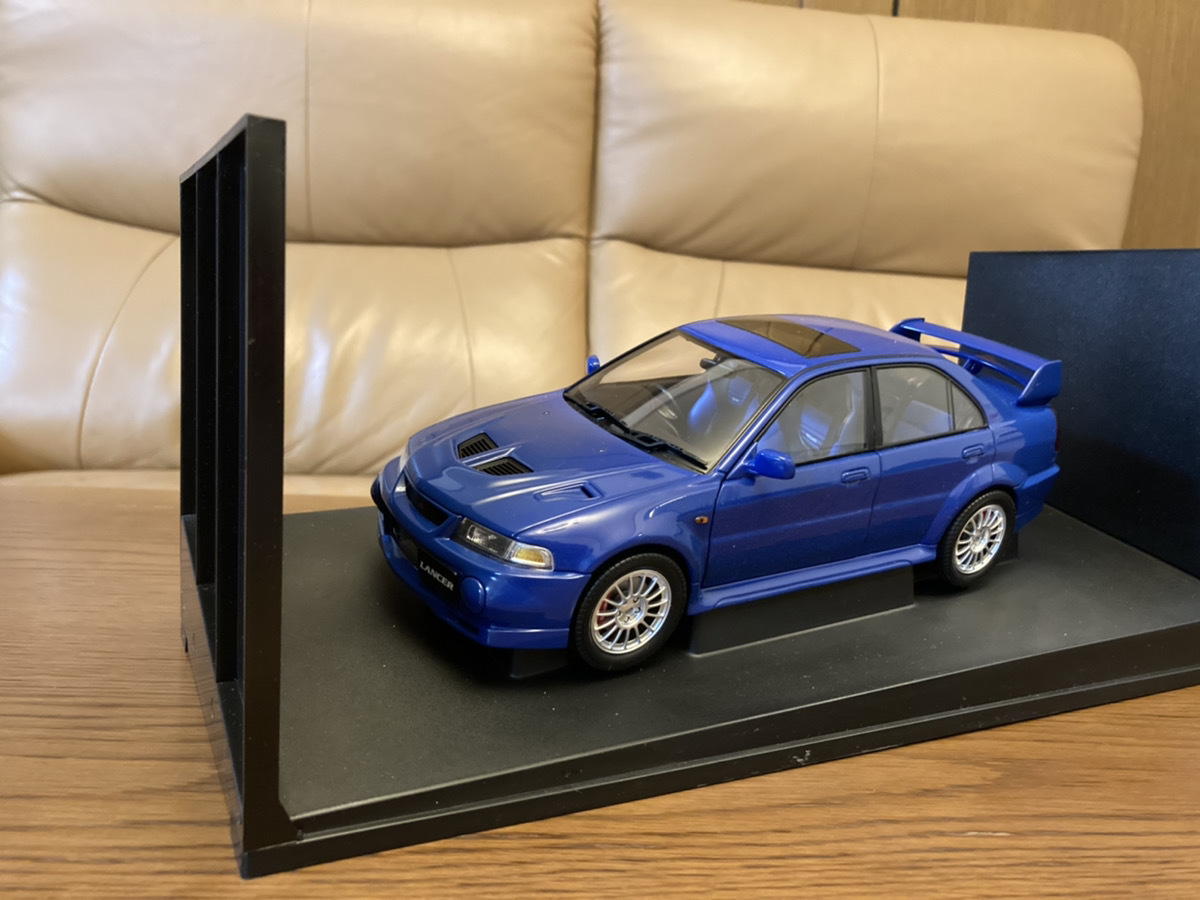 オートアート 1/18 三菱ランサーエボリューションVI 開閉モデル ブルー