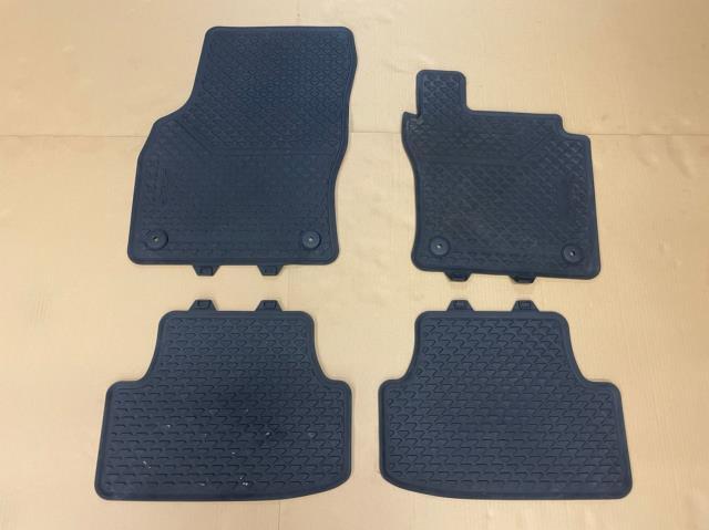 VW フォルクスワーゲン ゴルフR ABA-AUCJXF 純正 ラバーマット 1台分セット フロアマット ゴムマット 内装