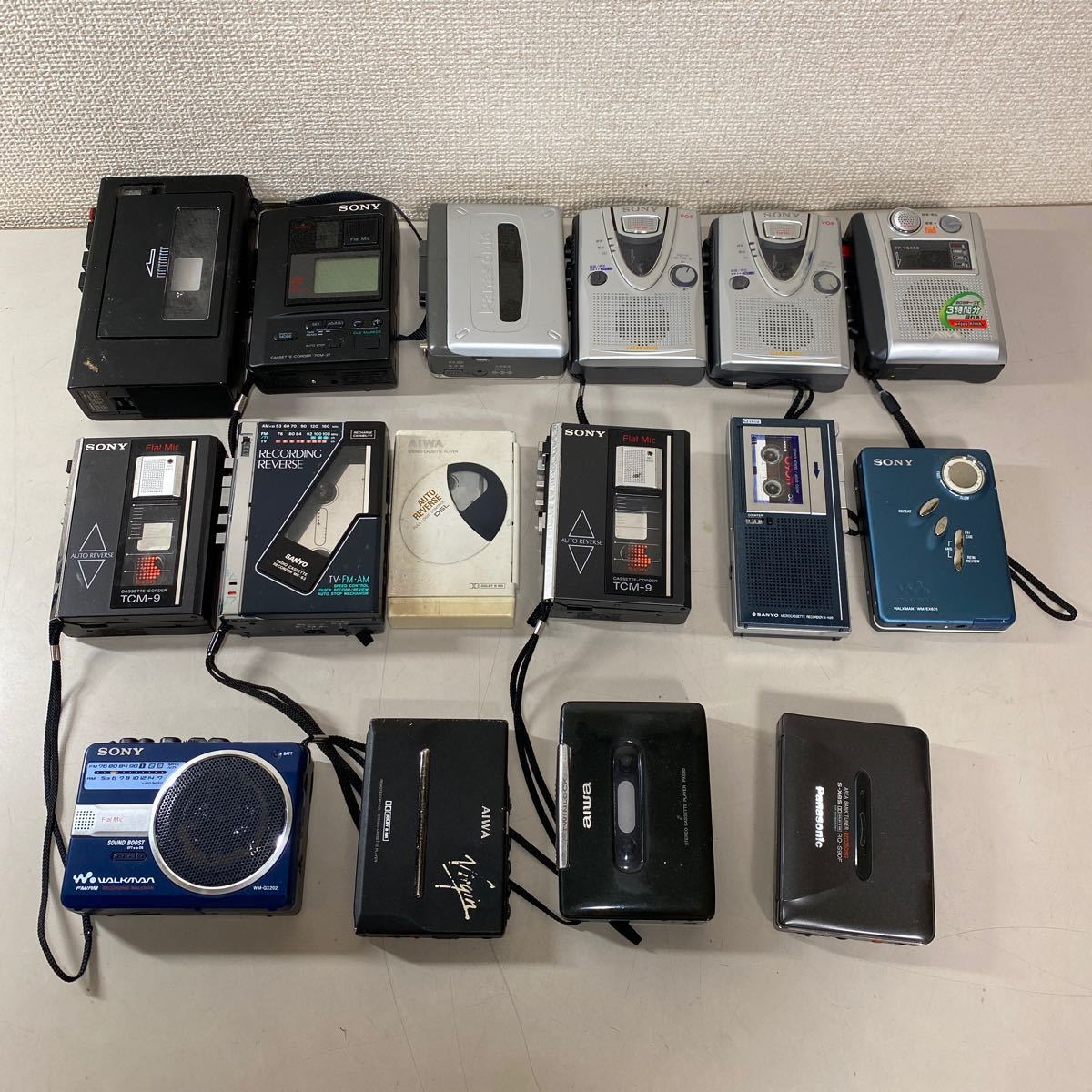 a*★中古品 ポータブルカセットプレーヤー まとめて16点セット SONY ウォークマン AIWA SANYO ★