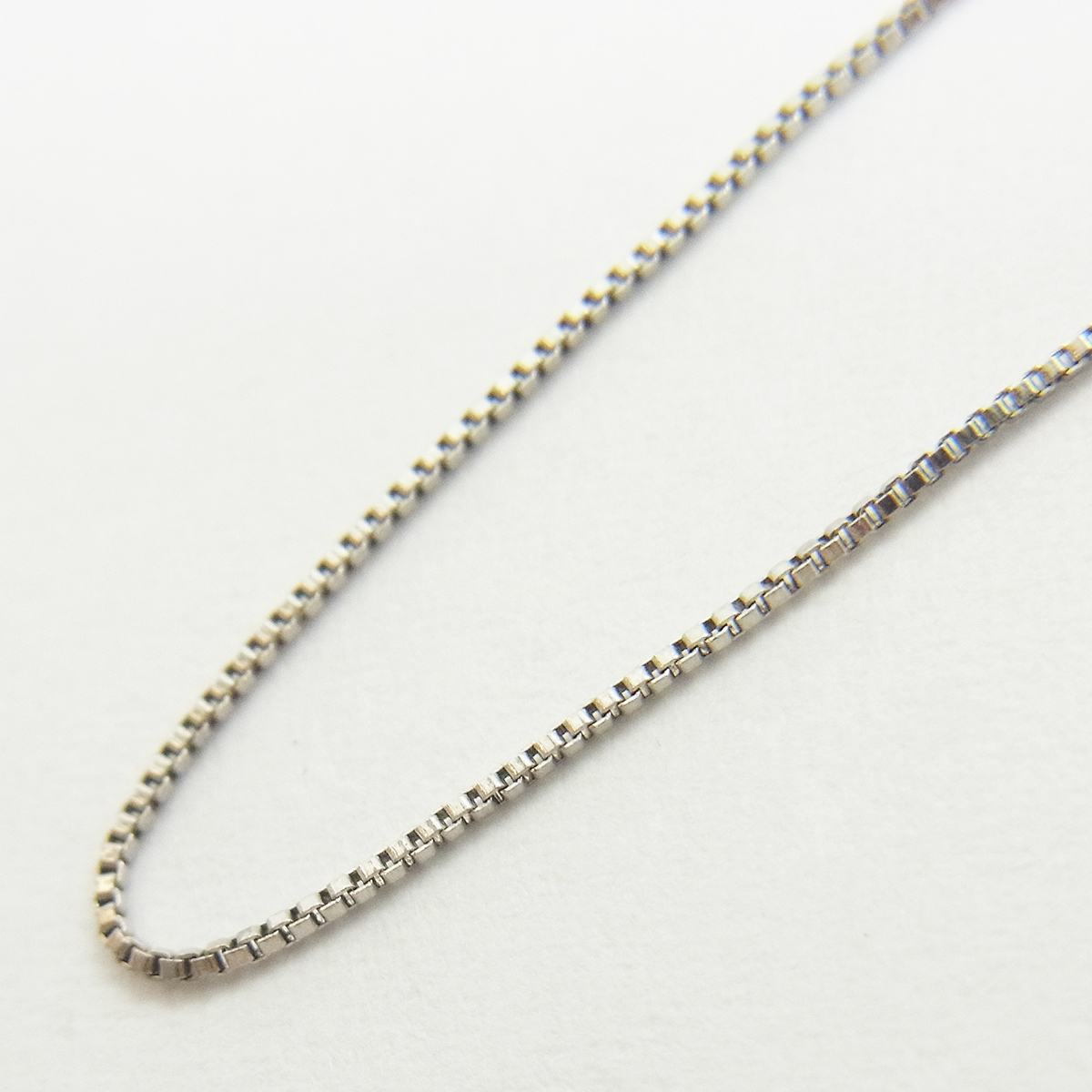 PT850 細ベネチアンネックレス 1g 長さ：約40.5cm 幅:約0.4mm 