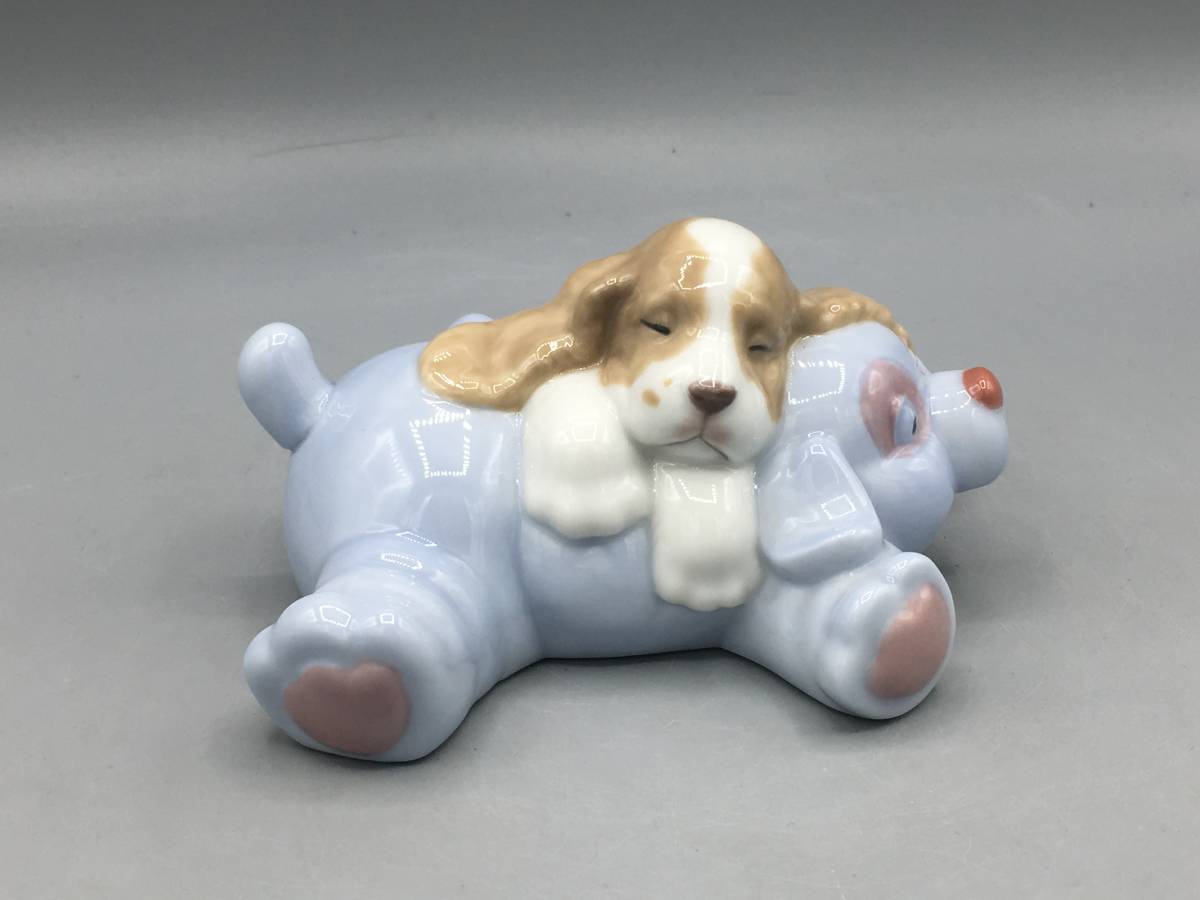 リヤドロ 犬 ぬいぐるみ ナオ 置物 フィギュリン 陶器 Nao 1462 