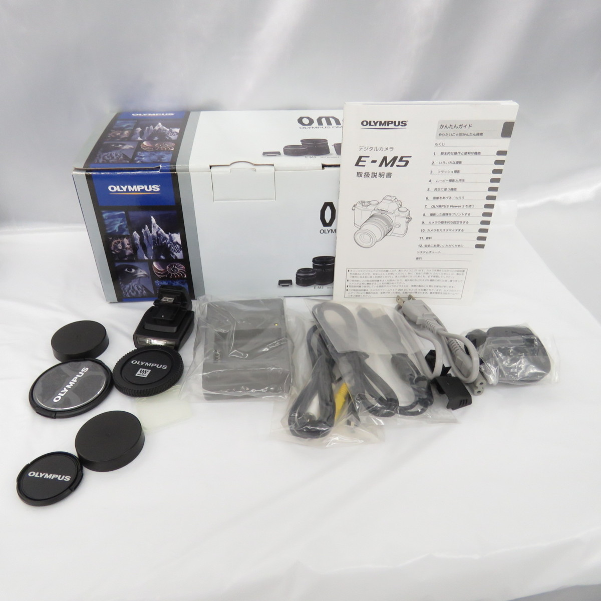 【美品】OLYMPUS オリンパス ミラーレス一眼レフカメラ OM-D E-M5 ダブルズームキット ブラック 10839873 OLYMPUS PEN オリンパス OM オリンパス&frasl;ミラーレス一眼レフカメラ 一眼レフ