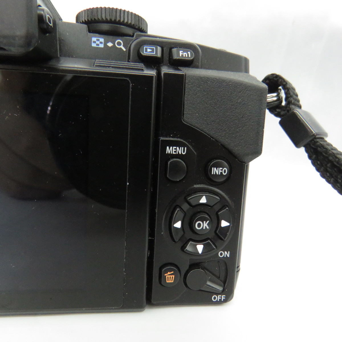 【美品】OLYMPUS オリンパス ミラーレス一眼レフカメラ OM-D E-M5 ダブルズームキット ブラック 10839873 OLYMPUS PEN オリンパス OM オリンパス&frasl;ミラーレス一眼レフカメラ 一眼レフ