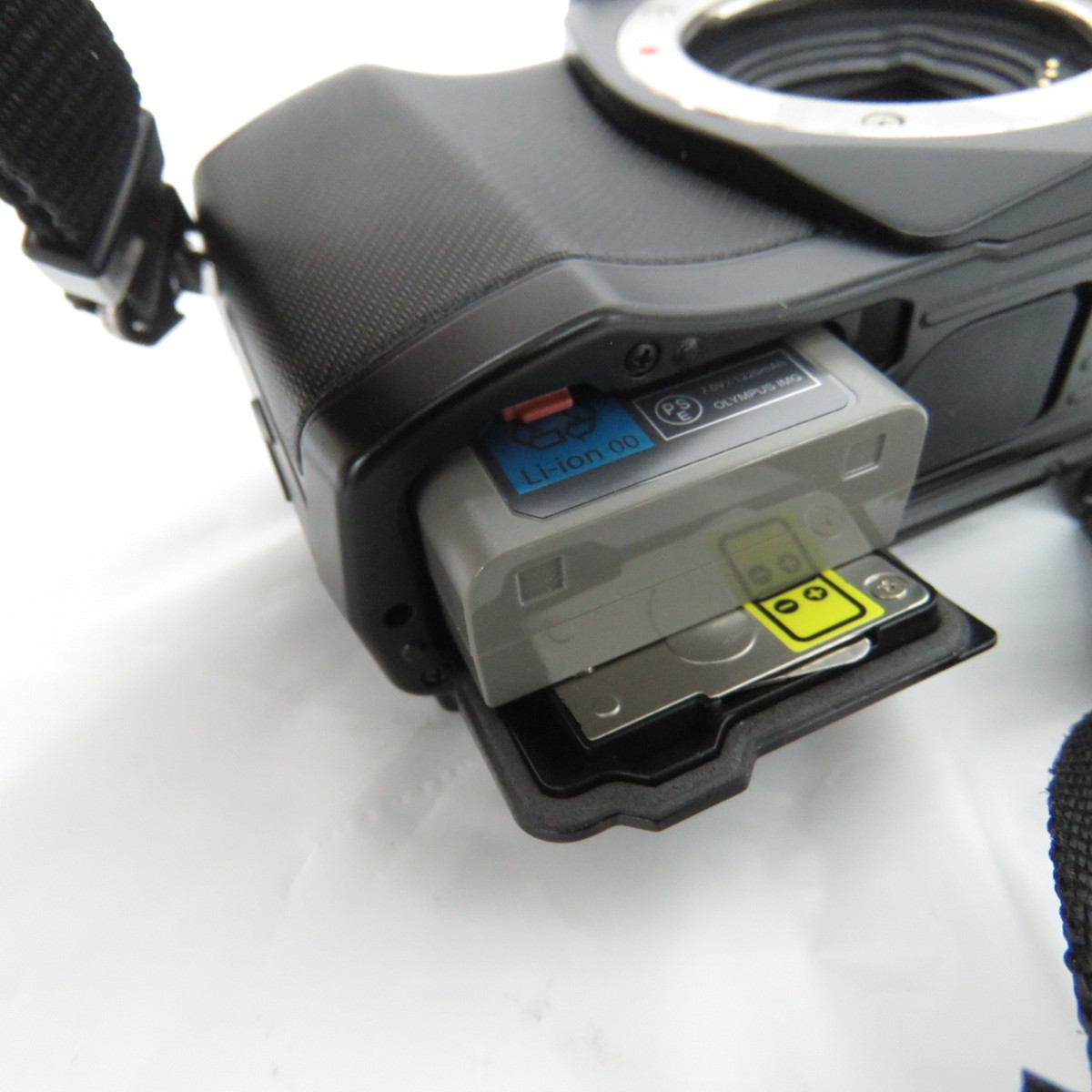 【美品】OLYMPUS オリンパス ミラーレス一眼レフカメラ OM-D E-M5 ダブルズームキット ブラック 10839873 OLYMPUS PEN オリンパス OM オリンパス&frasl;ミラーレス一眼レフカメラ 一眼レフ
